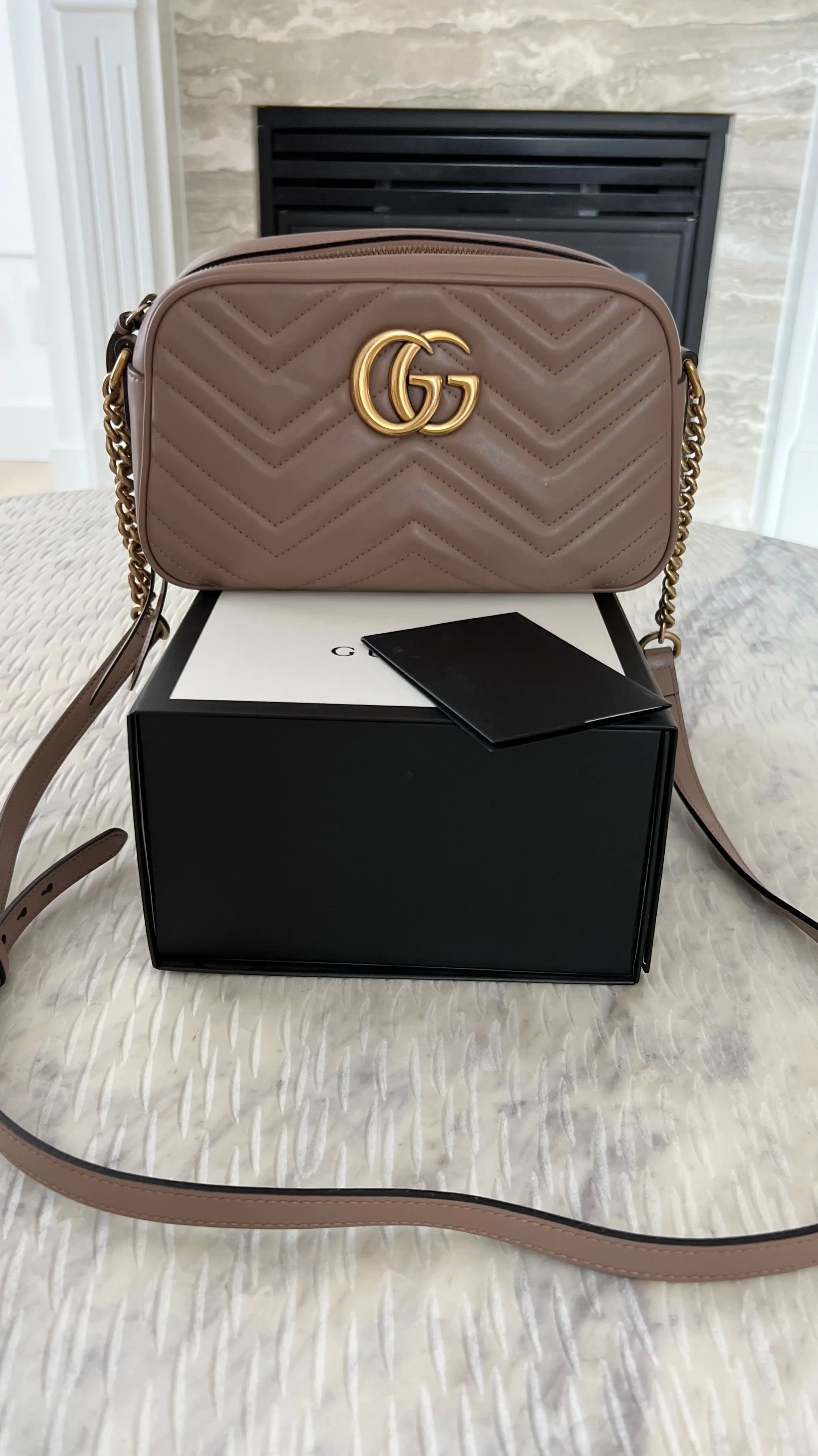 GUCCI GG MARMONT SMALL SHOULDER BAG