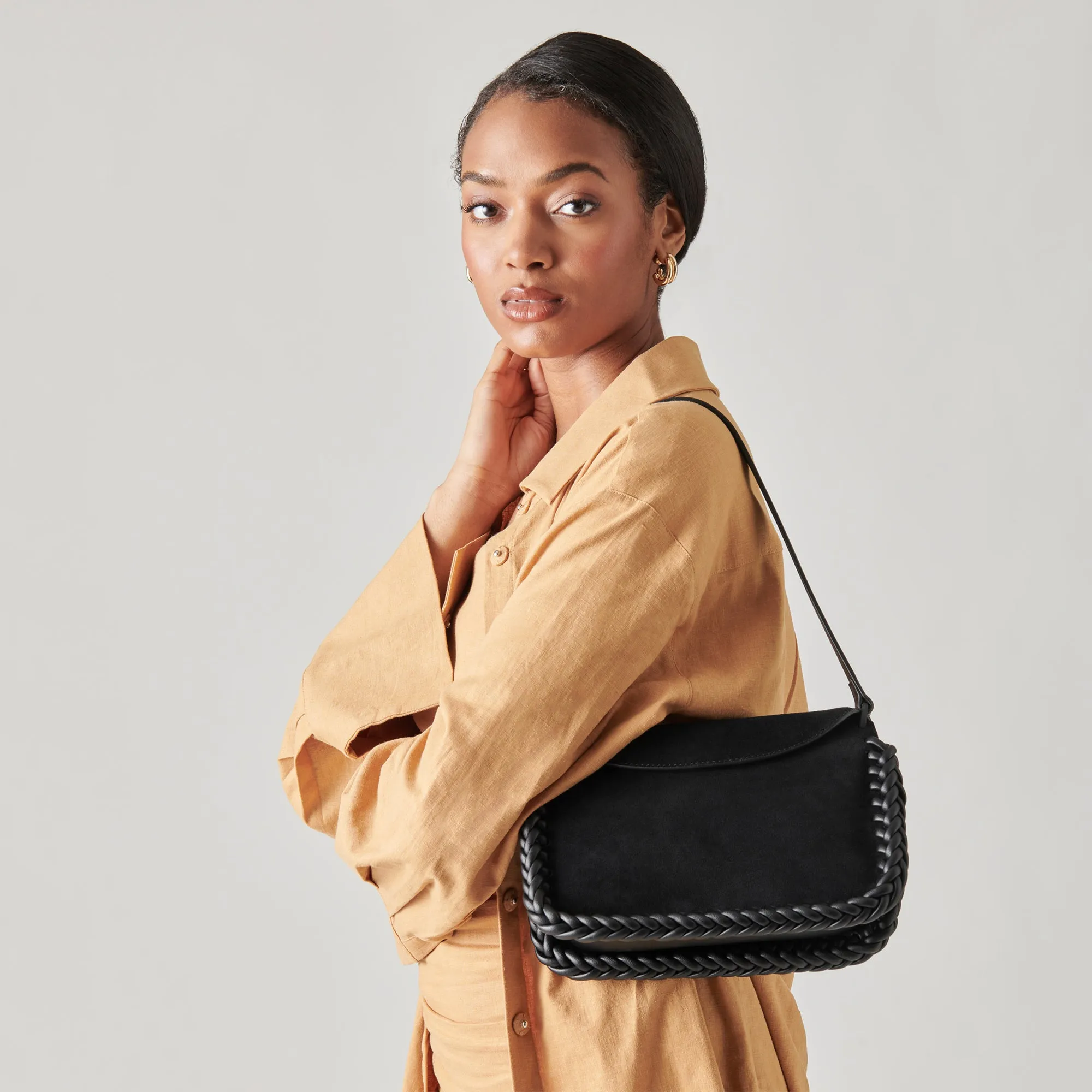 HARPER SHOULDER BAG BLACK SUEDE