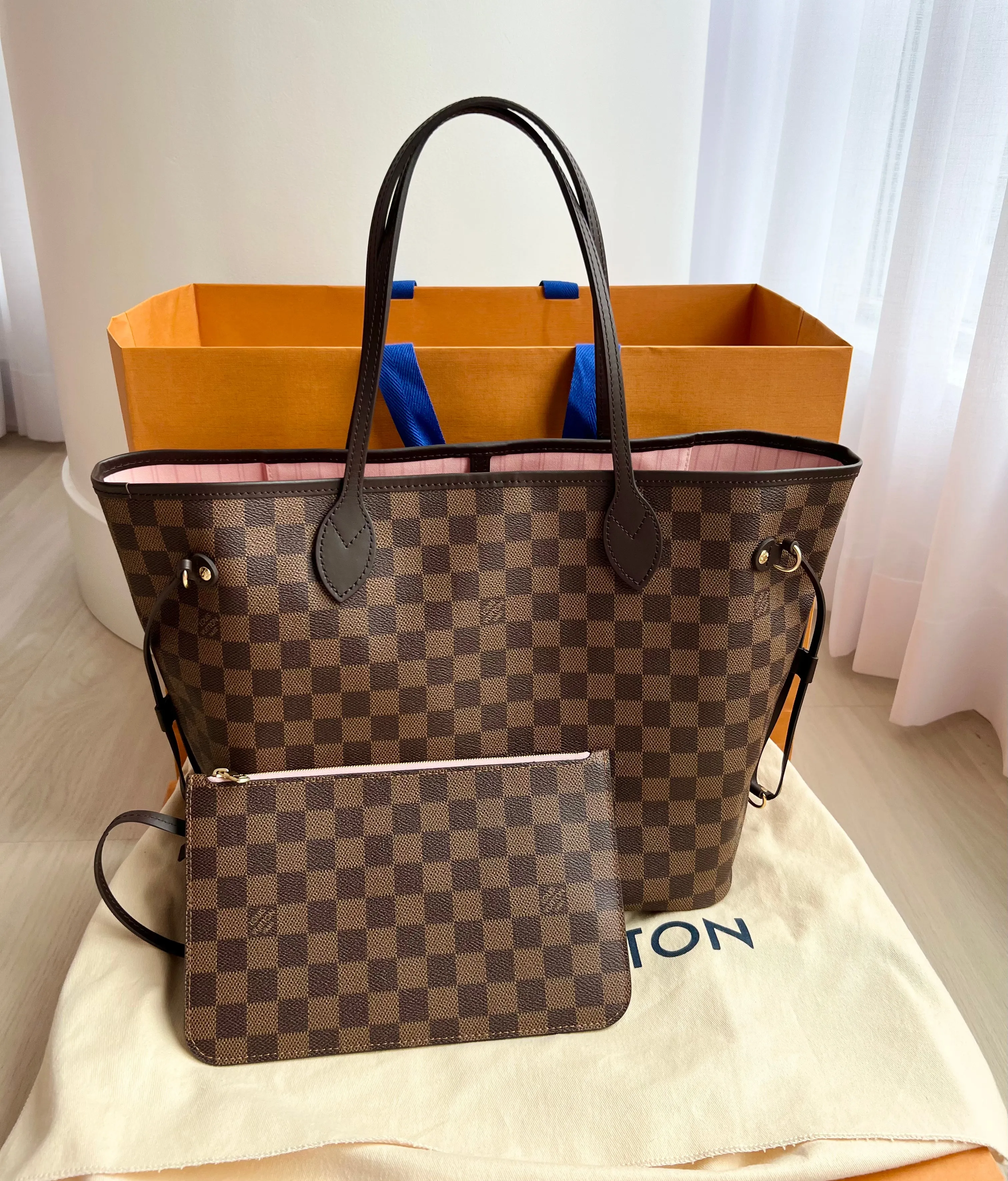 Louis Vuitton Neverfull Bag