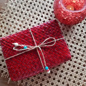 Small Sustainable Pandan Gift Box in Red