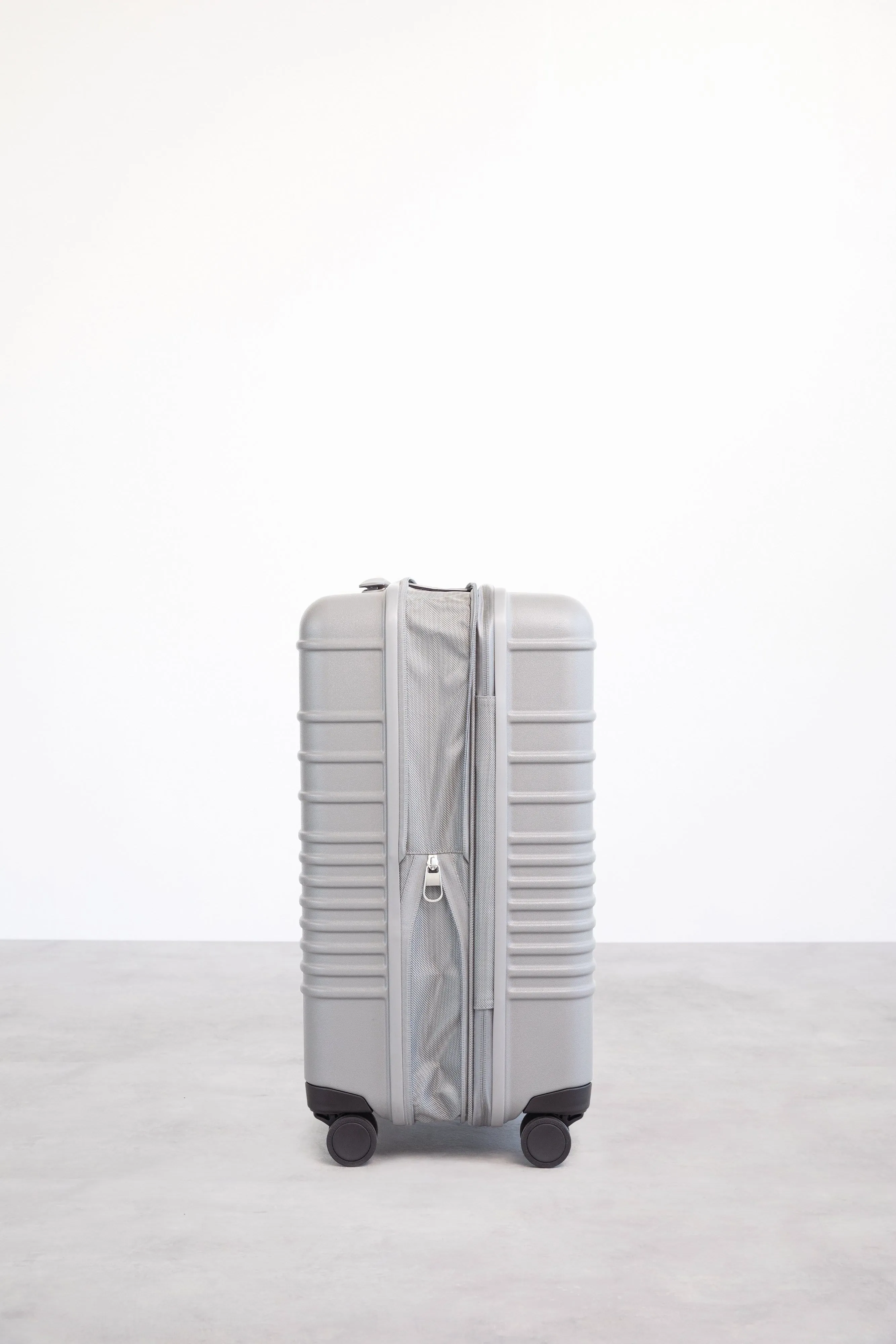 The Carry-On Roller in Grey